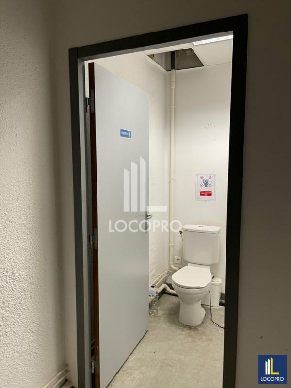 Local commercial - 182 m²