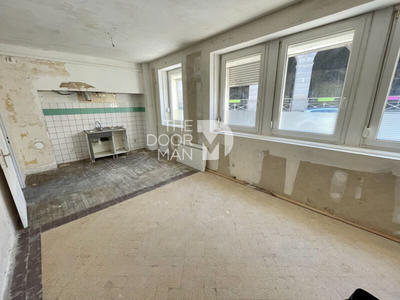 Immeuble - 110 m² - 7 pièces