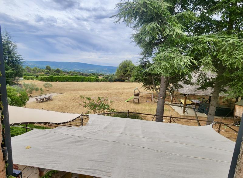 Maison - 335 m² - 12 pièces