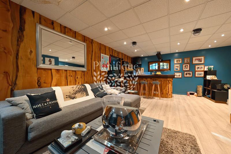 Villa - 469 m² - 10 pièces