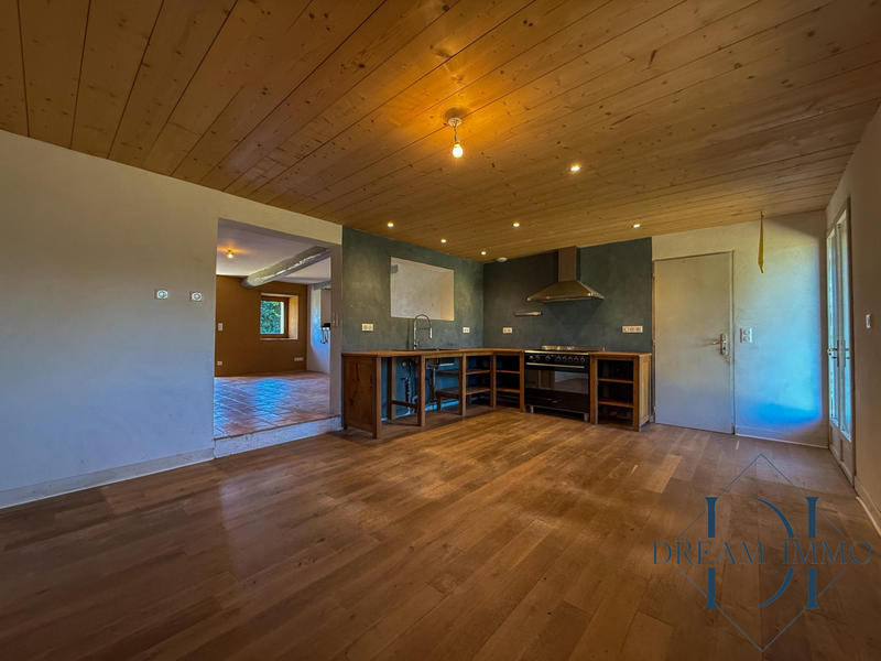 Maison - 196 m² - 5 pièces