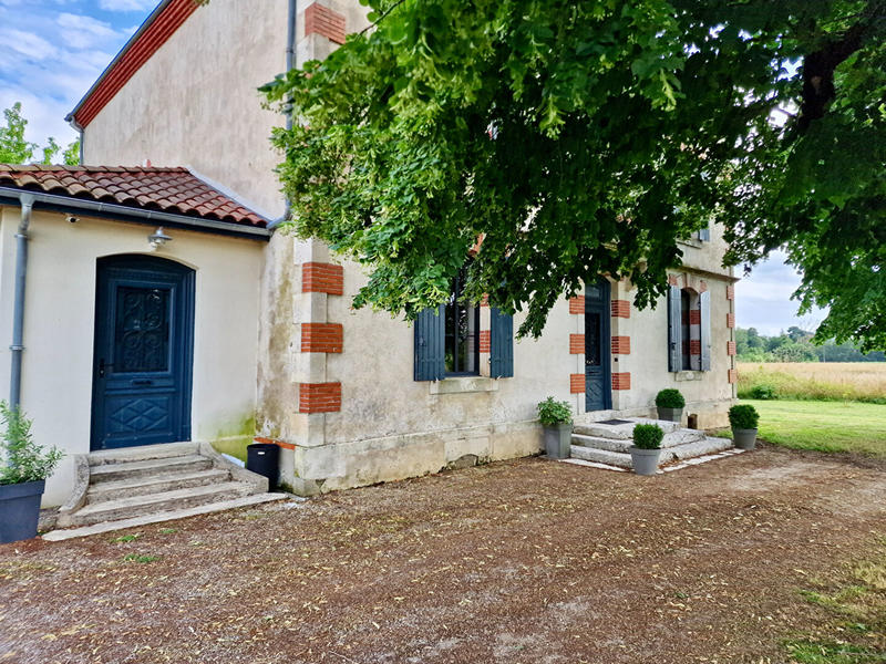Maison - 262 m² - 9 pièces