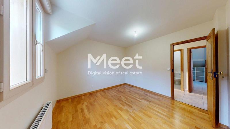 Maison - 220 m² - 6 pièces