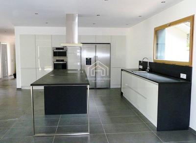 Villa - 236 m² - 5 pièces