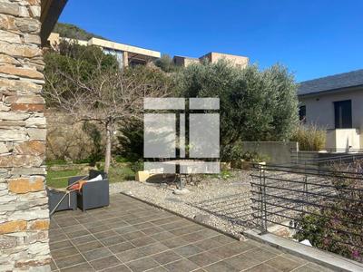 Villa - 200 m² - 8 pièces