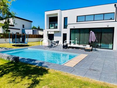 Maison - 187 m² - 9 pièces