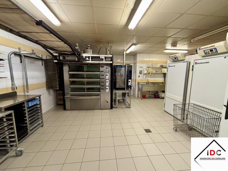 Fonds de commerce - 180 m²