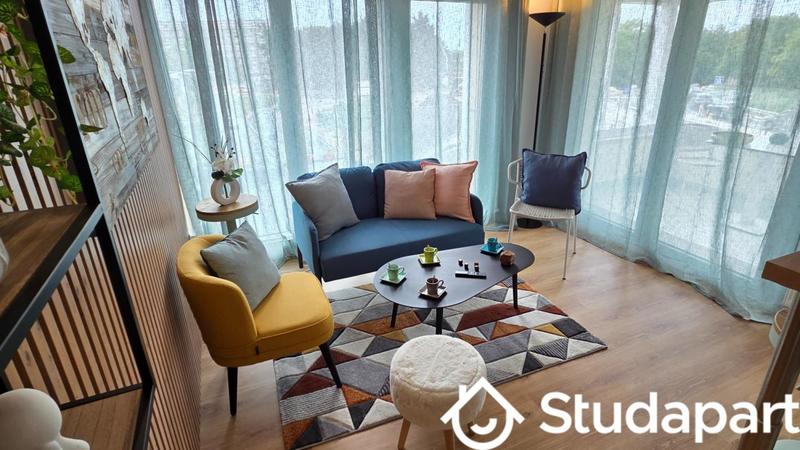 Chambre - 10 m² - 1 pièce