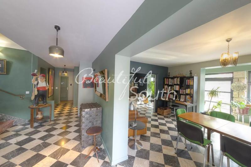 Maison chambre d'hôtes - 305 m² - 8 pièces