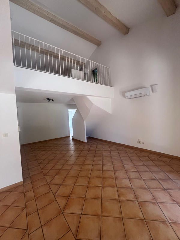 Local commercial - 163 m²