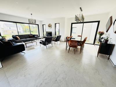 Maison - 172 m² - 6 pièces