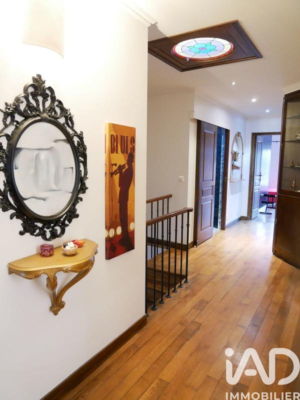 Maison - 231 m² - 8 pièces