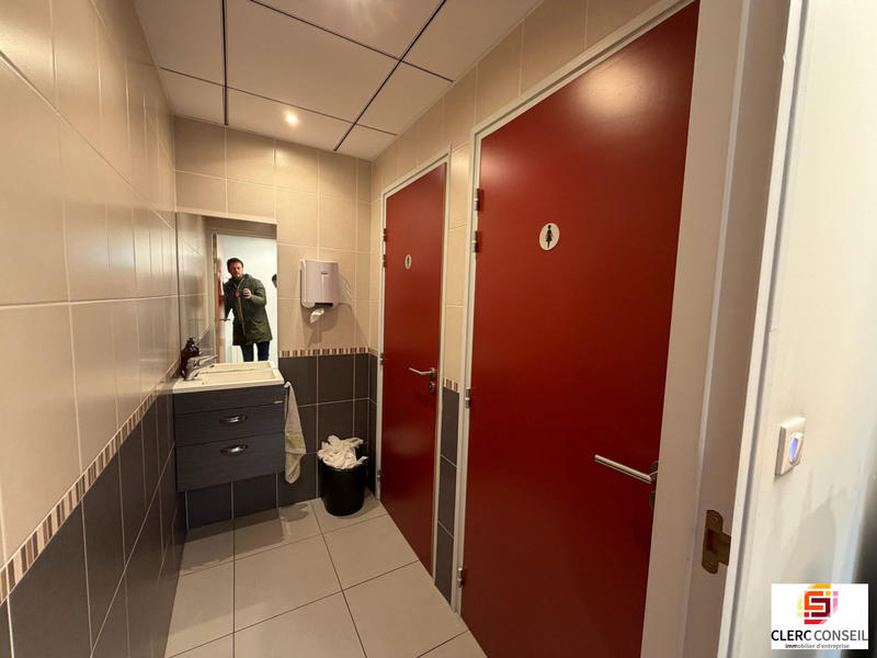 Local commercial - 210 m²