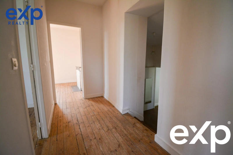 Maison traditionnelle - 215 m² - 6 pièces