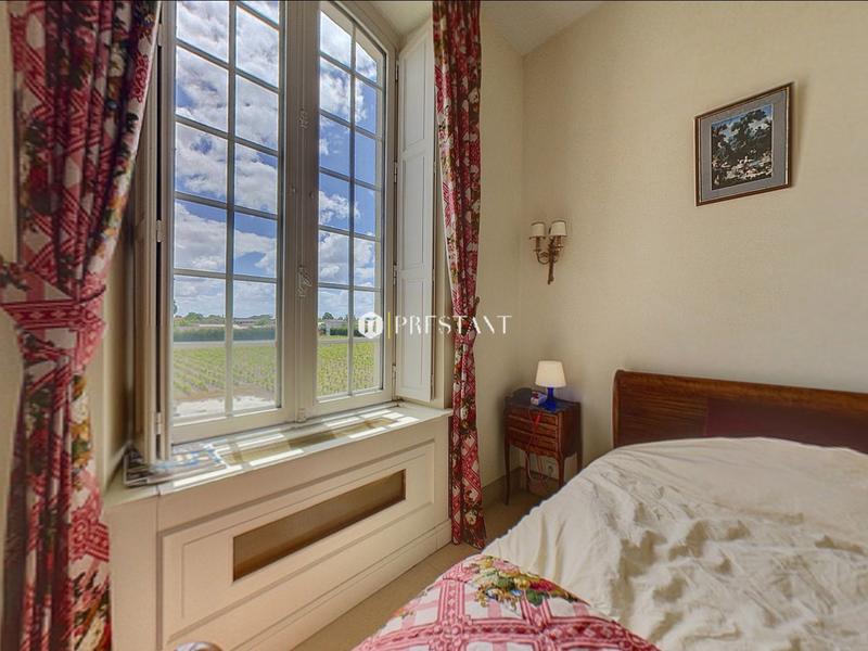 Maison - 675 m² - 11 pièces