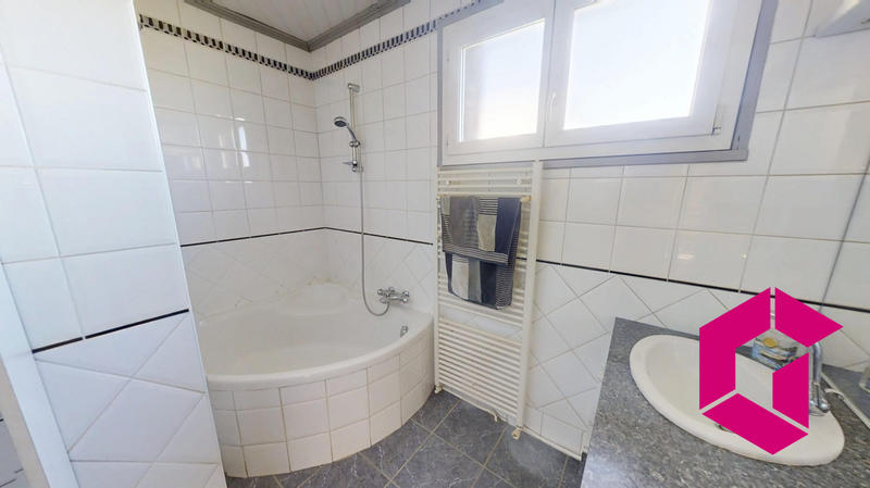 Villa - 171 m² - 10 pièces