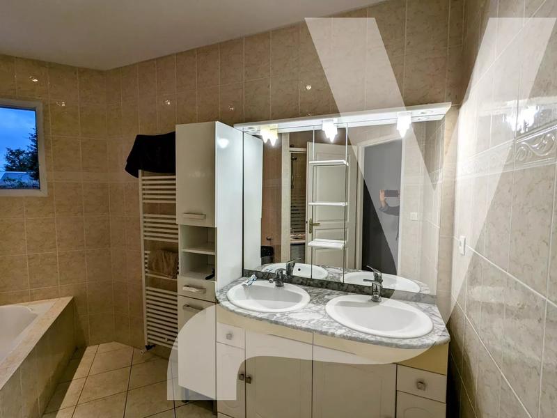 Maison - 145 m² - 7 pièces