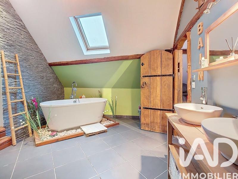 Maison - 167 m² - 8 pièces