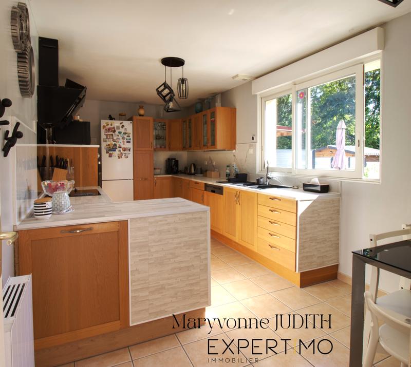 Maison - 158 m² - 6 pièces