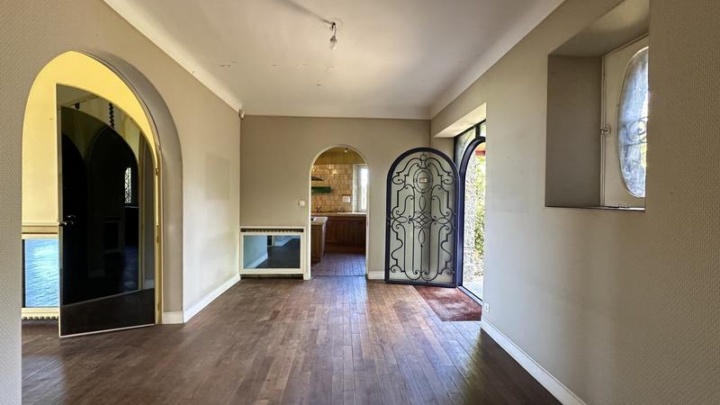 Maison bourgeoise - 678 m² - 16 pièces