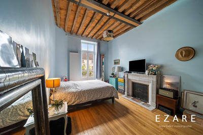 Maison ancienne - 1 200 m² - 20 pièces