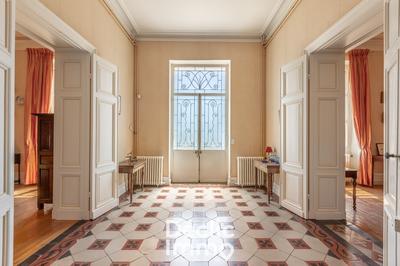 Maison - 484 m² - 17 pièces