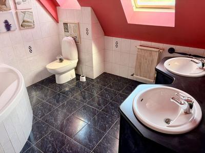 Maison - 127 m² - 8 pièces