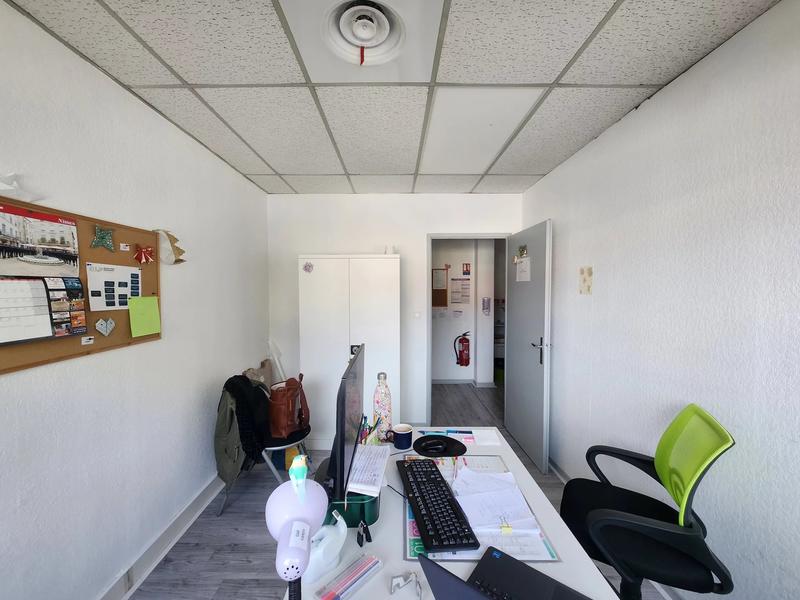 Bureau - 120 m² - 6 pièces