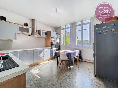 Villa - 180 m² - 9 pièces