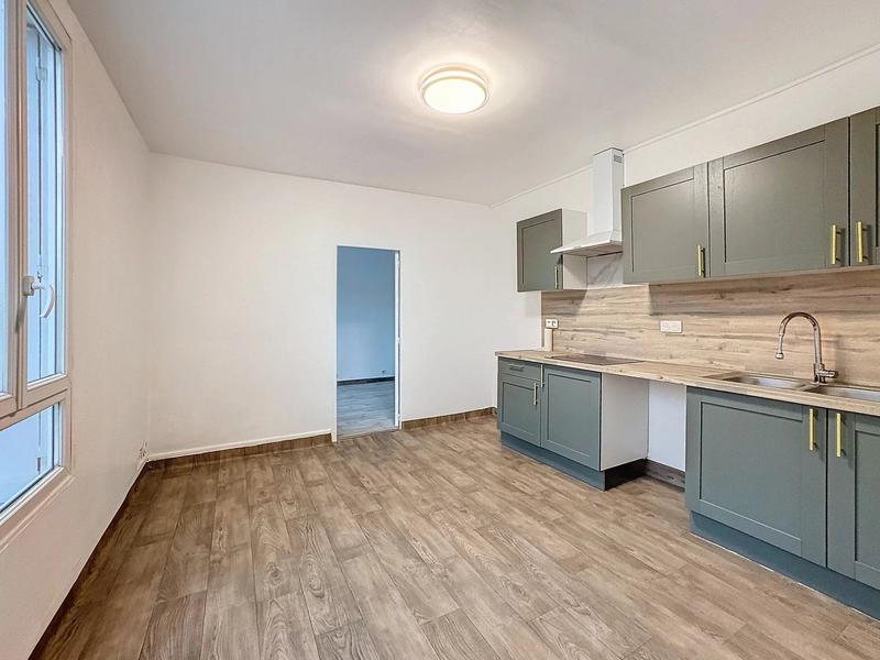 Maison - 131 m² - 8 pièces