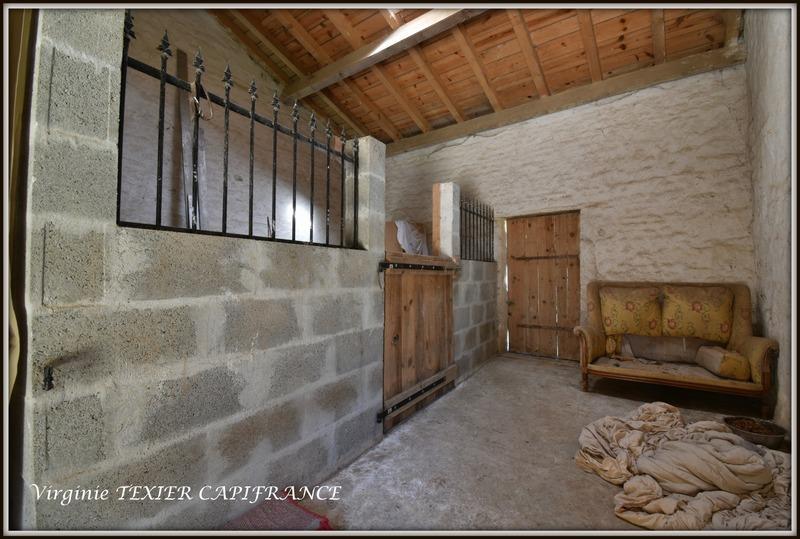 Longère - 327 m² - 10 pièces