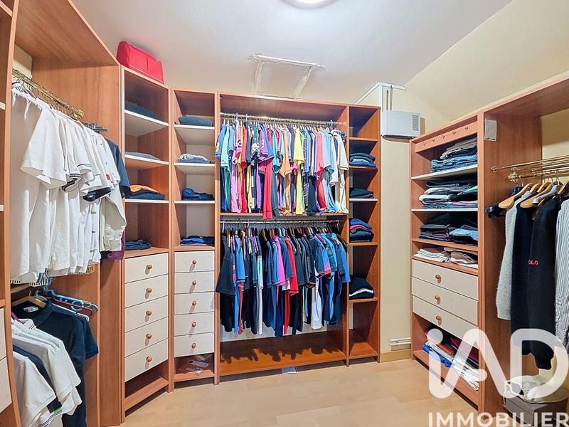 Maison - 223 m² - 5 pièces