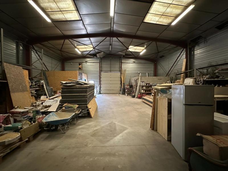 Local commercial - 310 m² - 1 pièce