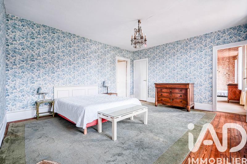 Maison - 201 m² - 7 pièces