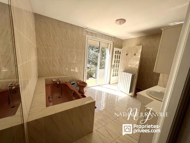 Villa - 254 m² - 6 pièces