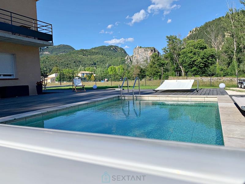 Immeuble - 6 pièces