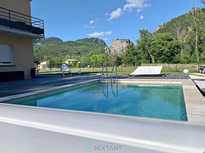 Immeuble - 6 pièces