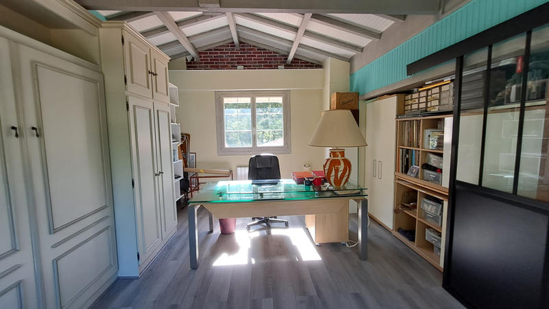 Propriété - 186 m² - 6 pièces