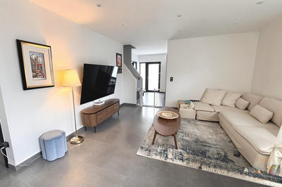 Maison contemporaine - 210 m² - 7 pièces