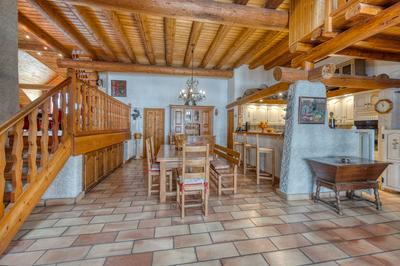 Maison - 318 m² - 5 pièces