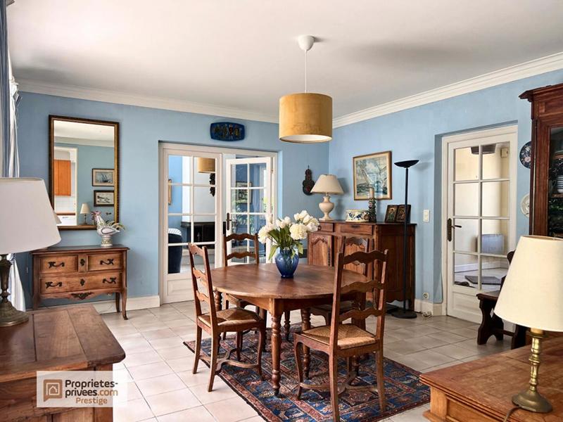 Maison - 162 m² - 8 pièces