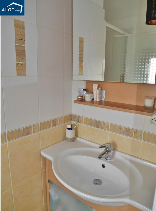 Villa - 192 m² - 8 pièces