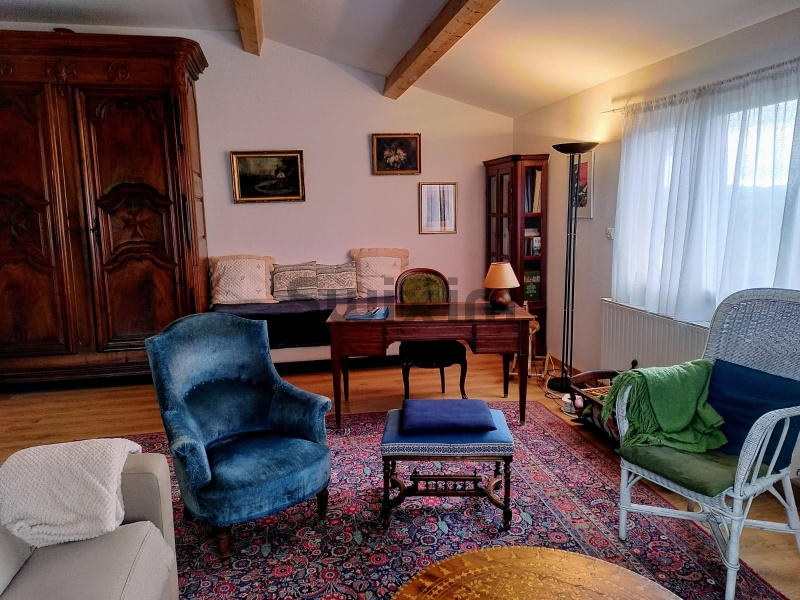 Propriété - 300 m² - 10 pièces