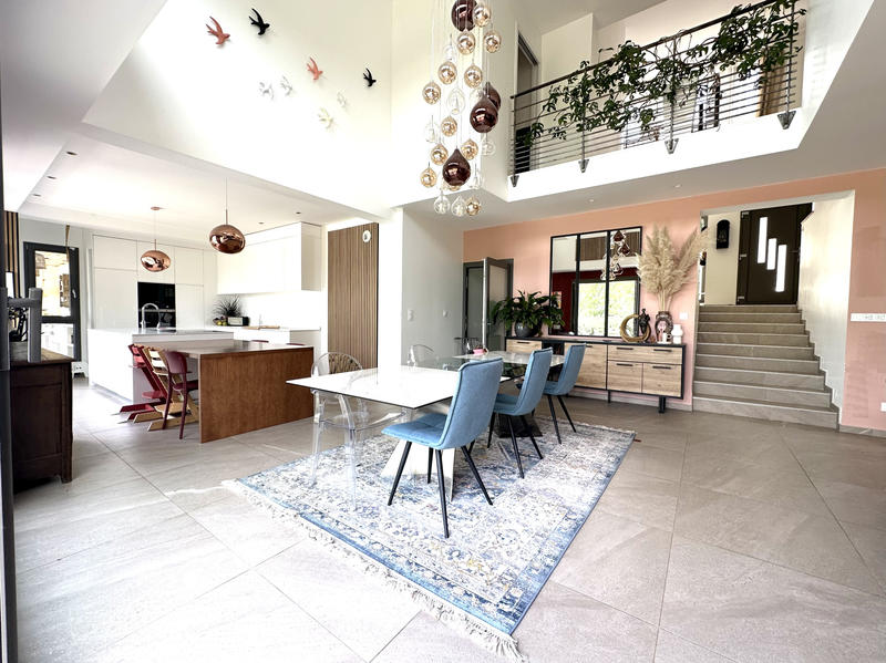 Maison - 223 m² - 8 pièces