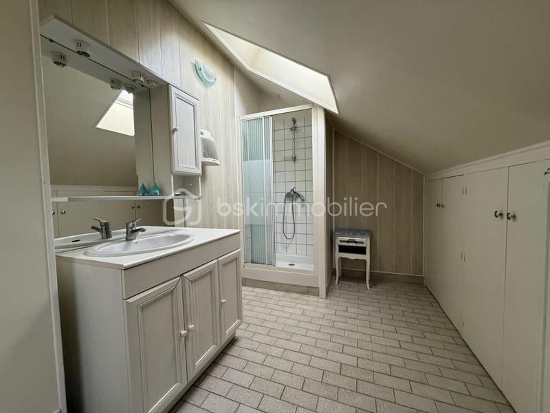 Propriété - 260 m² - 8 pièces