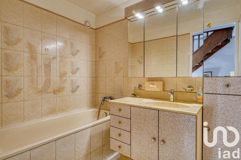 Maison - 94 m² - 6 pièces