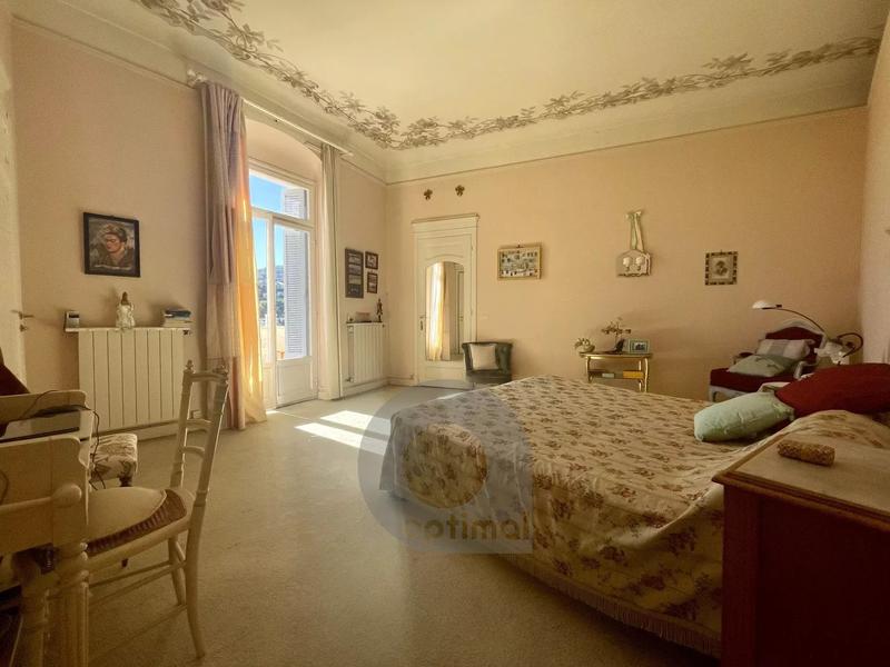 Appartement - 89 m² - 2 pièces