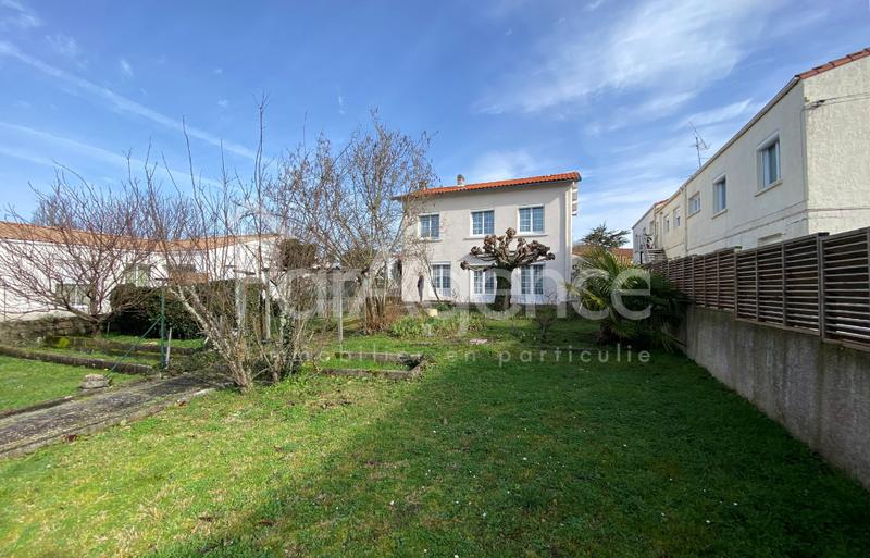 Maison - 135 m² - 6 pièces