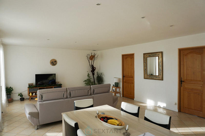 Maison - 215 m² - 7 pièces