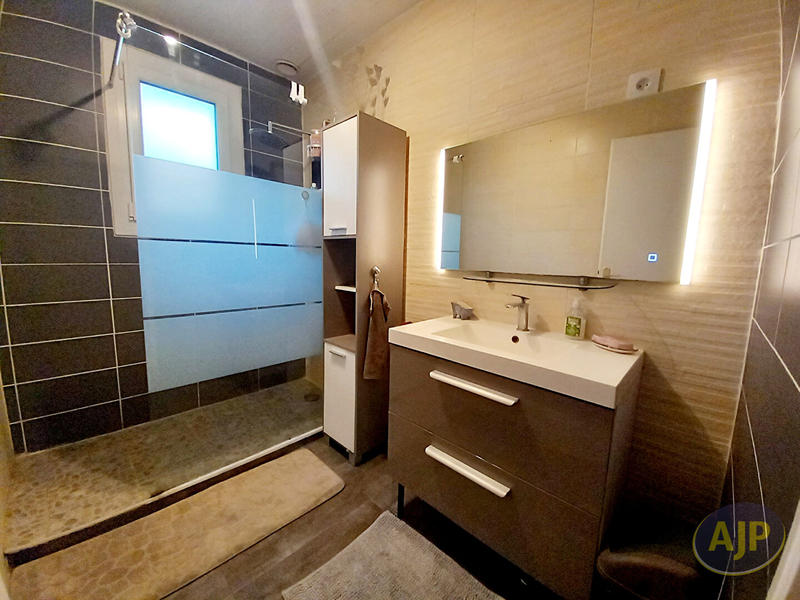 Maison - 175 m² - 8 pièces